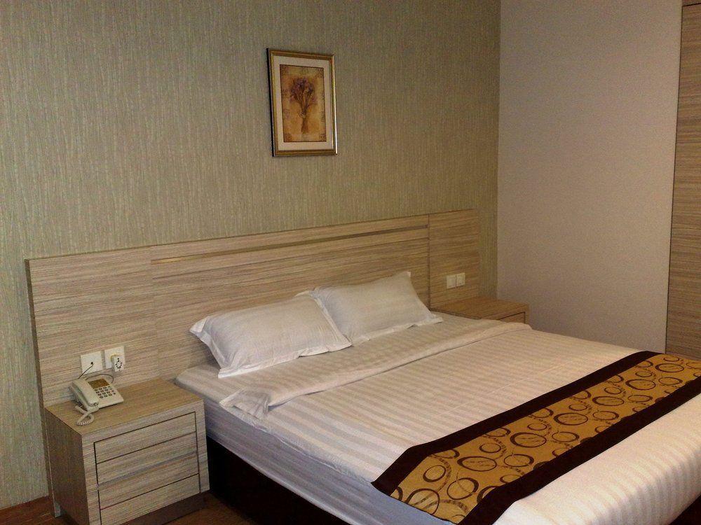 Os Hotel Edukits Fka Venesia Hotel Batam Exterior foto