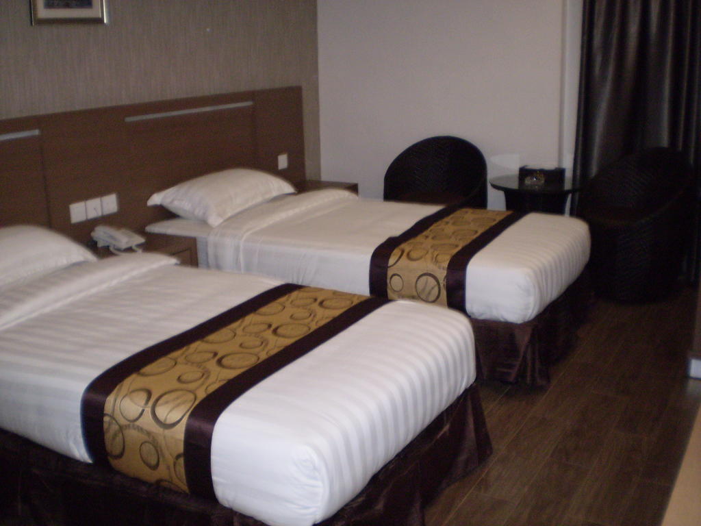 Os Hotel Edukits Fka Venesia Hotel Batam Habitación foto
